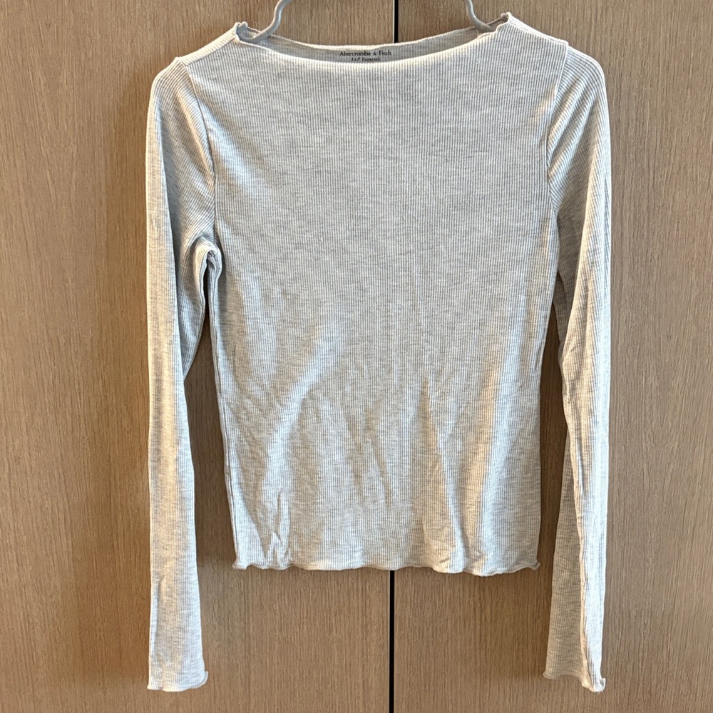 Abercrombie & Fitch Light Heather Gray Ribbed Long-Sleeve Top